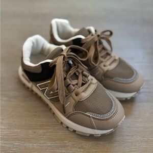New Balance Women's Brown and Black Sneakers